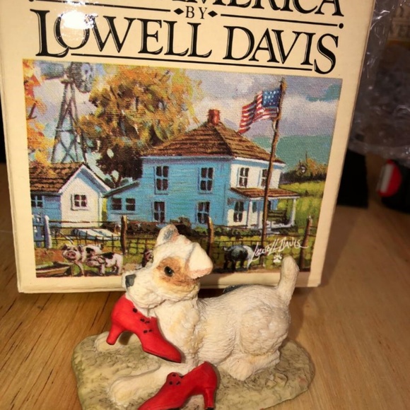 LOWELL DAVIS- SEEIN' RED #225207 - DOG WITH SHOE - Picture 2 of 3